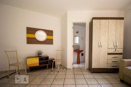 Sala e quarto de apartamento para alugar com 1 quarto, 35m² em Carvoeira, Florianópolis