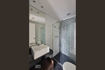 Banheiro da suíte de apartamento à venda com 2 quartos, 56m² em Ipiranga, São Paulo