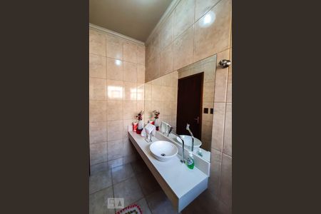 Lavabo de casa para alugar com 3 quartos, 250m² em Bosque da Saúde, São Paulo