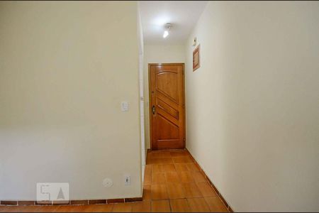 Corredor de apartamento para alugar com 1 quarto, 40m² em Portuguesa, Rio de Janeiro