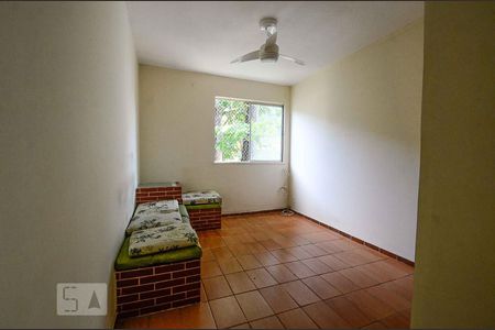 Sala de apartamento para alugar com 1 quarto, 40m² em Portuguesa, Rio de Janeiro