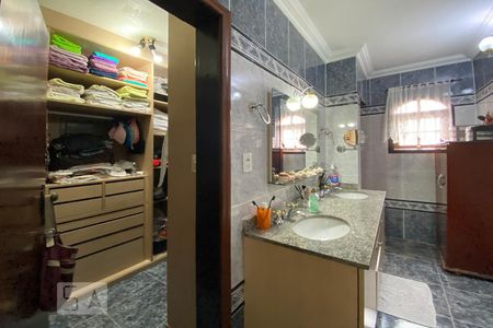 Casa para alugar com 405m², 3 quartos e 6 vagas Casa para alugar com 405m², 3 quartos e 6 vagasBanheiro do Quarto 1