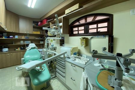 Casa para alugar com 405m², 3 quartos e 6 vagas Casa para alugar com 405m², 3 quartos e 6 vagasEscritório