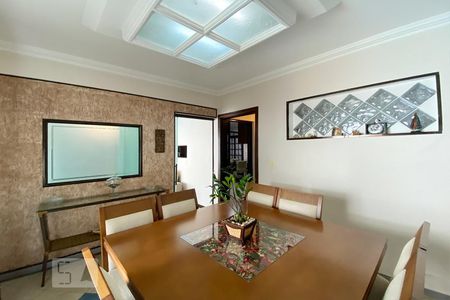 Casa para alugar com 405m², 3 quartos e 6 vagas Casa para alugar com 405m², 3 quartos e 6 vagasSala de Jantar