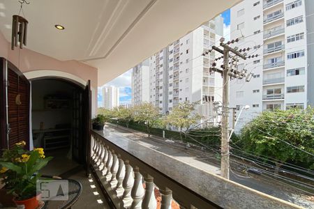 Casa para alugar com 405m², 3 quartos e 6 vagas Casa para alugar com 405m², 3 quartos e 6 vagasSacada