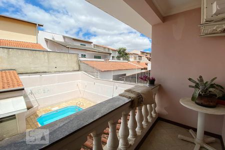 Casa para alugar com 405m², 3 quartos e 6 vagas Casa para alugar com 405m², 3 quartos e 6 vagasSacada