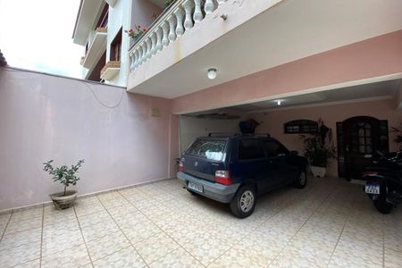 Casa para alugar com 405m², 3 quartos e 6 vagas Casa para alugar com 405m², 3 quartos e 6 vagasGaragem