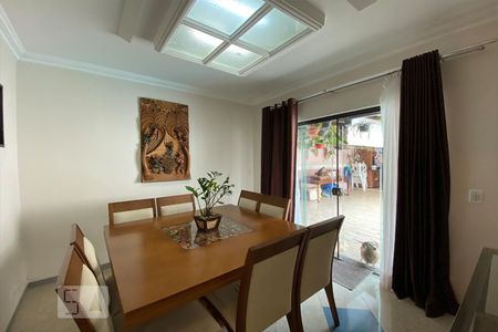 Casa para alugar com 405m², 3 quartos e 6 vagas Casa para alugar com 405m², 3 quartos e 6 vagasSala de Jantar