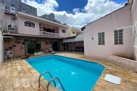 Casa para alugar com 405m², 3 quartos e 6 vagas Casa para alugar com 405m², 3 quartos e 6 vagasPiscina