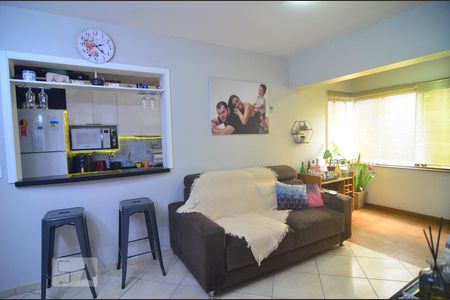 Sala de apartamento à venda com 2 quartos, 65m² em Harmonia, Canoas