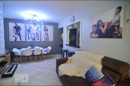 Sala de apartamento à venda com 2 quartos, 65m² em Harmonia, Canoas