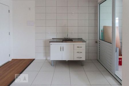 Cozinha de kitnet/studio para alugar com 1 quarto, 32m² em Vila Ema, São Paulo