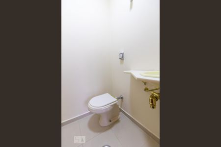 Lavabo  de apartamento para alugar com 3 quartos, 121m² em Vila Santa Teresa, Santo André