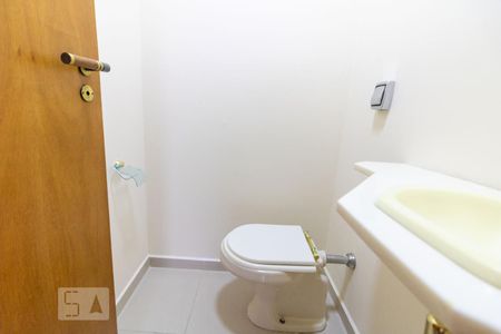 Lavabo  de apartamento para alugar com 3 quartos, 121m² em Vila Santa Teresa, Santo André