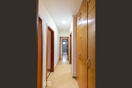 Corredor  de apartamento para alugar com 3 quartos, 121m² em Vila Santa Teresa, Santo André