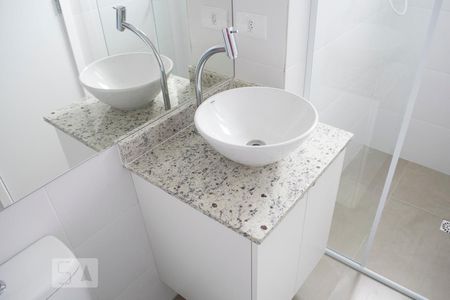 banheiro de apartamento para alugar com 2 quartos, 40m² em Jardim Paraíso, São Paulo
