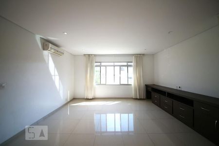 Sala de casa para alugar com 3 quartos, 230m² em Jardim Aeroporto, São Paulo