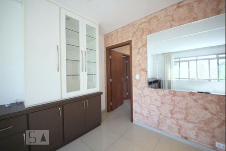 Sala  de casa à venda com 3 quartos, 230m² em Jardim Aeroporto, São Paulo