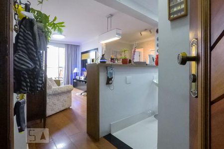 Entrada de apartamento para alugar com 2 quartos, 74m² em Vila Gumercindo, São Paulo