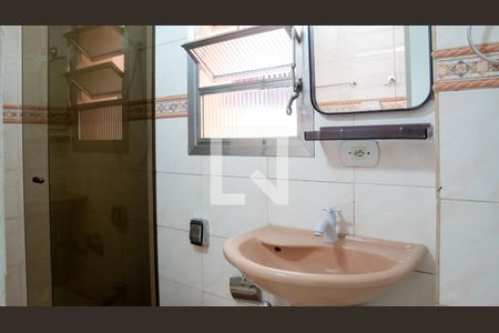 Banheiro de apartamento para alugar com 1 quarto, 35m² em República, São Paulo