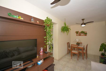 Sala de apartamento à venda com 2 quartos, 60m² em Irajá, Rio de Janeiro