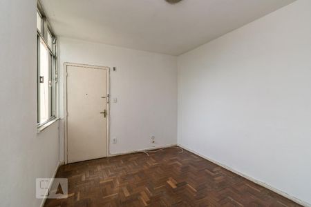 Sala de apartamento para alugar com 1 quarto, 42m² em Parada de Lucas, Rio de Janeiro