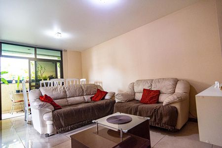 Apartamento à venda com 99m², 3 quartos e 2 vagasSala