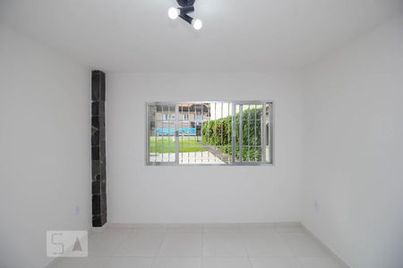 Sala de casa de condomínio para alugar com 1 quarto, 50m² em Santa Teresa, Rio de Janeiro