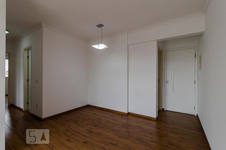 Sala de apartamento para alugar com 3 quartos, 70m² em Vila Nair, São Paulo