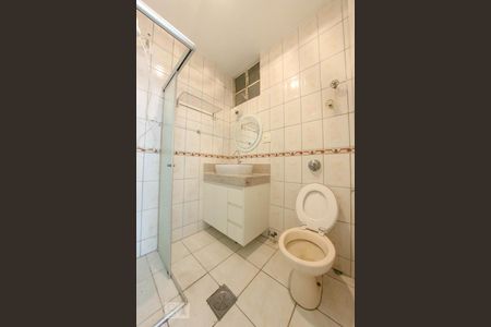 Banheiro de apartamento para alugar com 1 quarto, 50m² em Barro Preto, Belo Horizonte