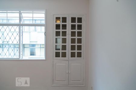 Cristaleira da Sala  de apartamento para alugar com 3 quartos, 100m² em Carmo, Belo Horizonte