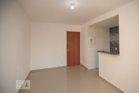 Sala de apartamento para alugar com 2 quartos, 50m² em Todos Os Santos, Rio de Janeiro