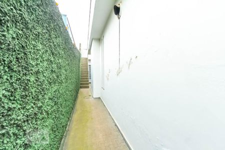 Casa para alugar com 180m², 4 quartos e 3 vagas Casa para alugar com 180m², 4 quartos e 3 vagasCorredor lateral