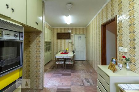 Casa para alugar com 180m², 4 quartos e 3 vagas Casa para alugar com 180m², 4 quartos e 3 vagasCozinha