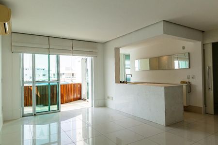 Apartamento para alugar com 117m², 2 quartos e 3 vagasSala