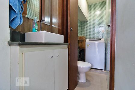 Lavabo de casa à venda com 3 quartos, 200m² em Vila Progredior, São Paulo