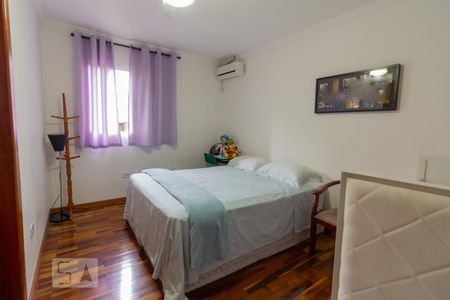 Quarto Suíte 1 de casa à venda com 4 quartos, 195m² em Jardim das Vertentes, São Paulo