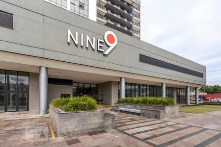 Studio à venda com 45m², 1 quarto e 1 vaga Studio à venda com 45m², 1 quarto e 1 vagaFachada