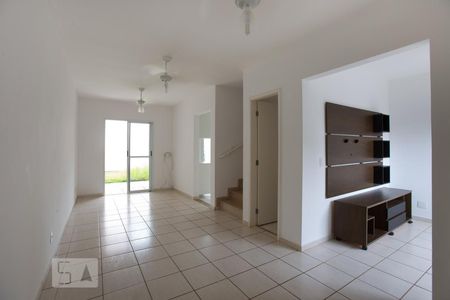 Sala de casa de condomínio para alugar com 3 quartos, 98m² em Vila do Golf, Ribeirão Preto