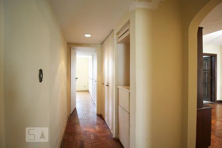 Corredor de apartamento à venda com 2 quartos, 110m² em Itaim Bibi, São Paulo