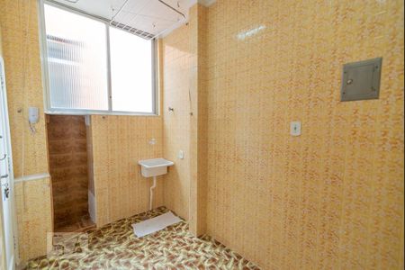 Apartamento à venda com 70m², 2 quartos e sem vaga Apartamento à venda com 70m², 2 quartos e sem vagaCozinha e Área de Serviço