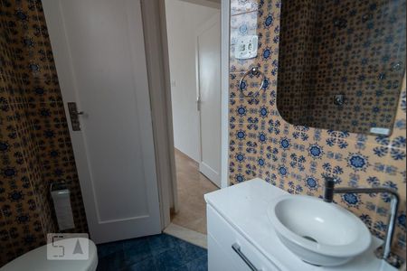 Apartamento à venda com 70m², 2 quartos e sem vaga Apartamento à venda com 70m², 2 quartos e sem vagaBanheiro
