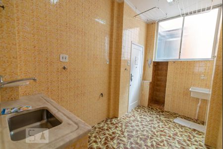 Apartamento à venda com 70m², 2 quartos e sem vaga Apartamento à venda com 70m², 2 quartos e sem vagaCozinha e Área de Serviço