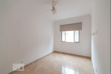 Sala de apartamento à venda com 2 quartos, 70m² em Grajaú, Rio de Janeiro