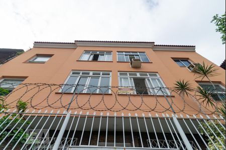 Apartamento à venda com 70m², 2 quartos e sem vaga Apartamento à venda com 70m², 2 quartos e sem vagaFachada