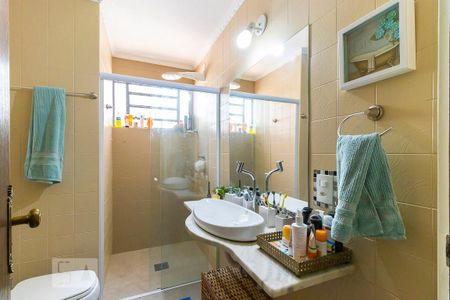 Casa para alugar com 150m², 3 quartos e 3 vagas Casa para alugar com 150m², 3 quartos e 3 vagasBanheiro social