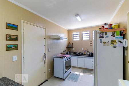 Casa para alugar com 150m², 3 quartos e 3 vagas Casa para alugar com 150m², 3 quartos e 3 vagasCozinha