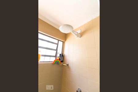 Casa para alugar com 150m², 3 quartos e 3 vagas Casa para alugar com 150m², 3 quartos e 3 vagasBanheiro social