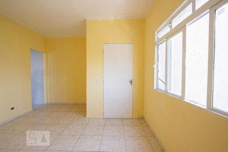Sala de apartamento para alugar com 2 quartos, 75m² em Vila Santa Terezinha, Carapicuíba