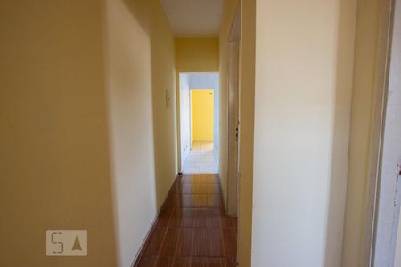 Corredor de apartamento para alugar com 2 quartos, 75m² em Vila Santa Terezinha, Carapicuíba
